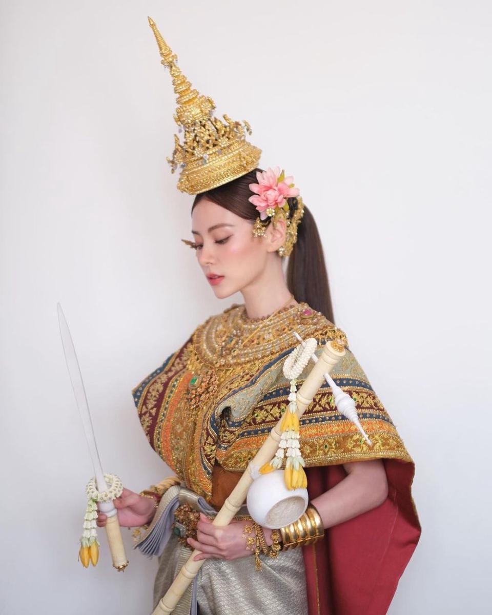 potret Baifern Pimchanok sebagai Kimita Devi di Parade Songkran 2023 (instagram.com/baifernbah)