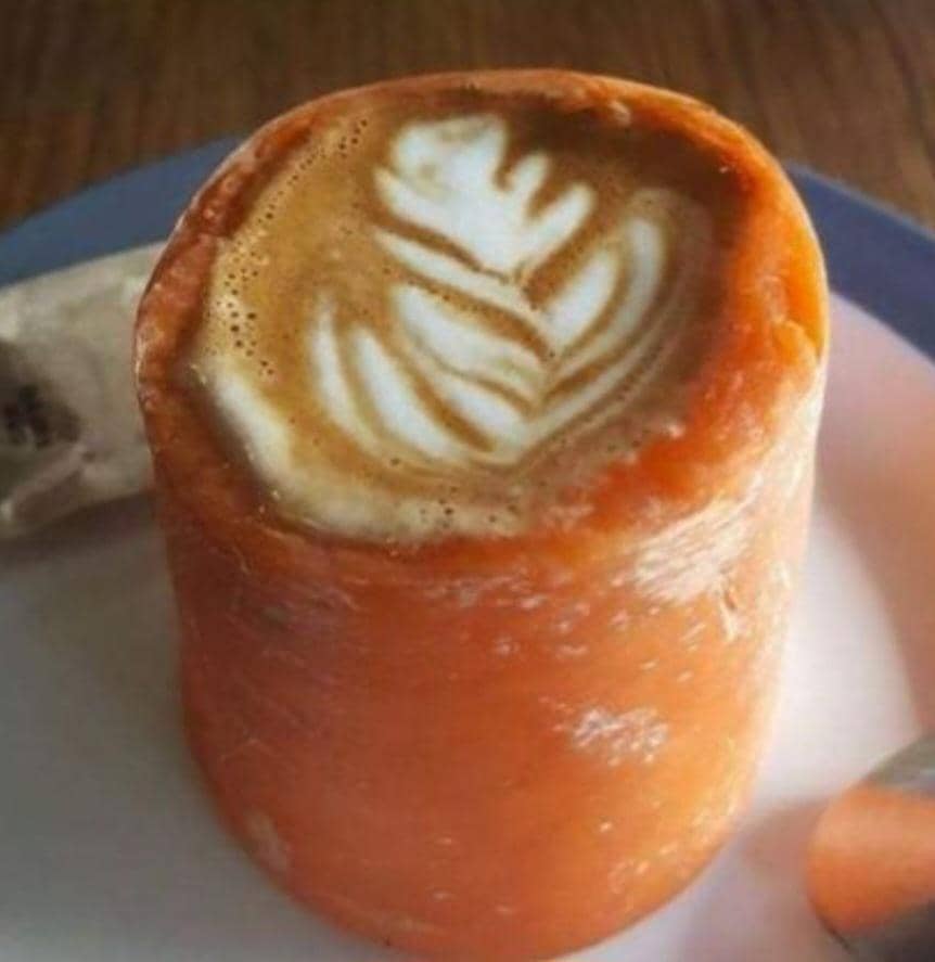 potret latte disajikan di wadah gak jelas (reddit.com/user/penguintransformer)