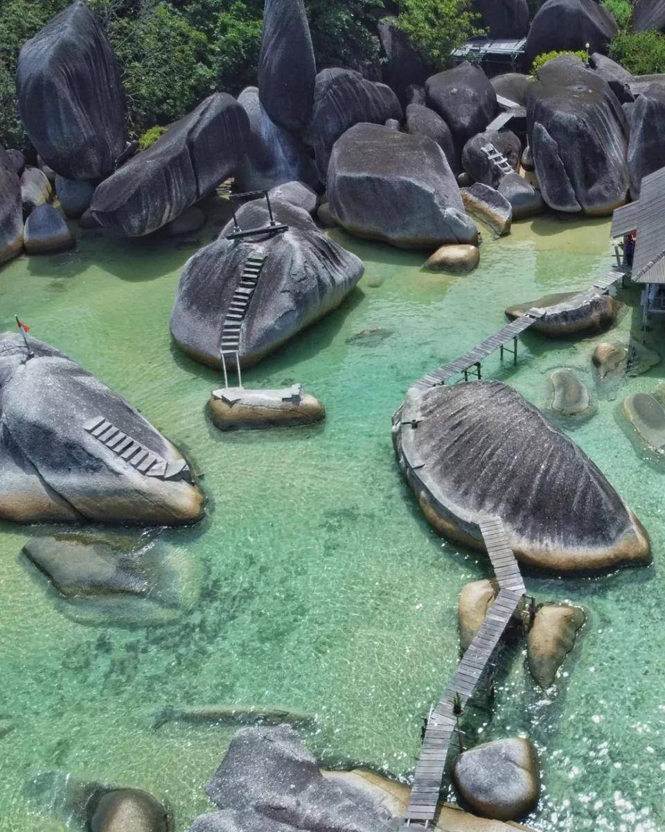 Alif Stone Park (instagram.com/hermandhes)