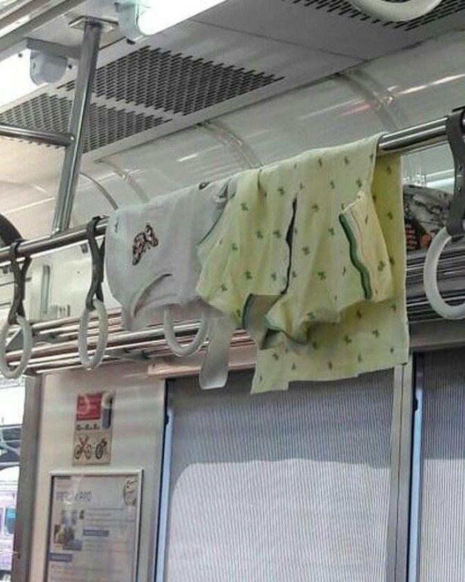 kelakuan penumpang KRL (instagram.com/drama.krl.id)