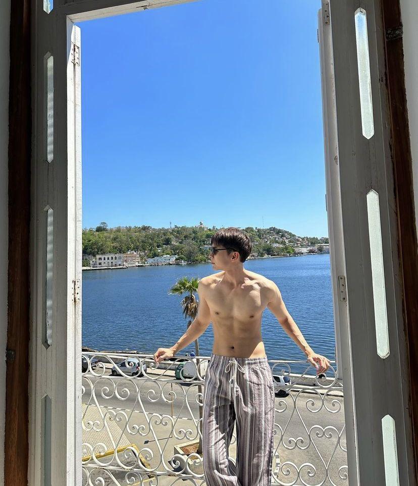 potret liburan Mew Suppasit ke Havana (instagram.com/mewsuppasit)