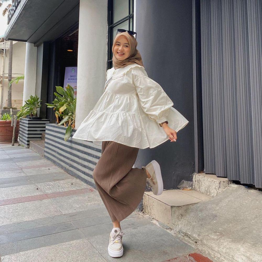OOTD hijab hangout ala Alifhia Fitri (instagram.com/alifhiafitri)