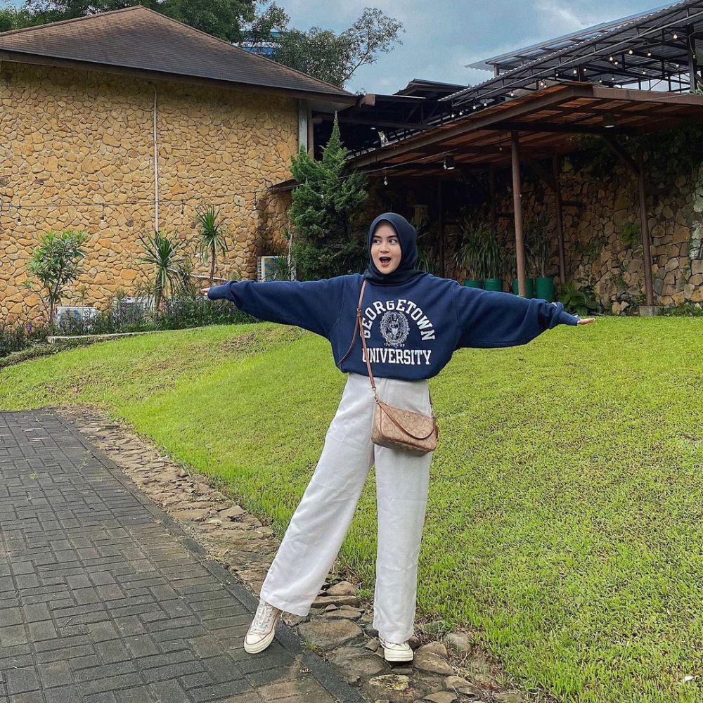 OOTD hijab hangout ala Alifhia Fitri (instagram.com/alifhiafitri)