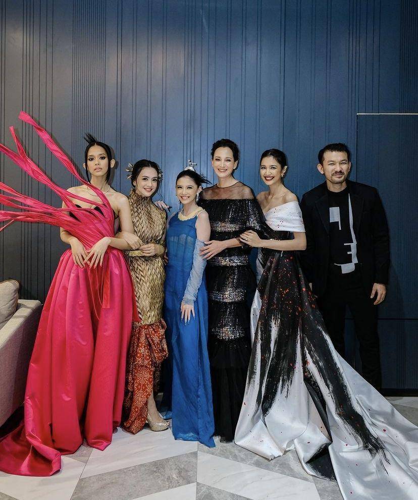 potret Mikha Tambayong di gala premiere film Sewu Dino (instagram.com/miktambayong)