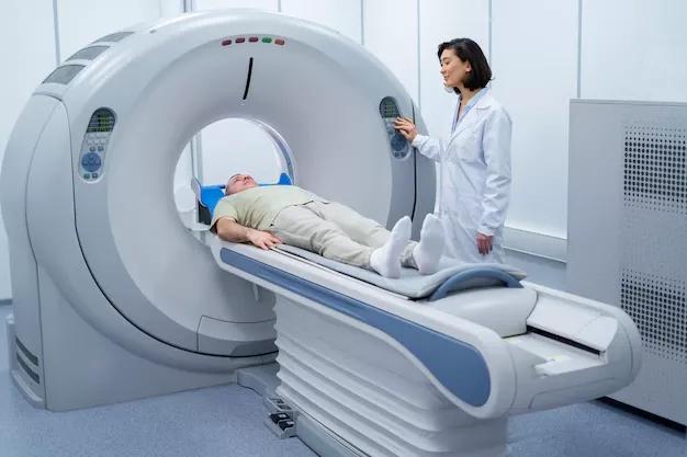 ilustrasi prosedur CT scan (freepik.com/freepik)
