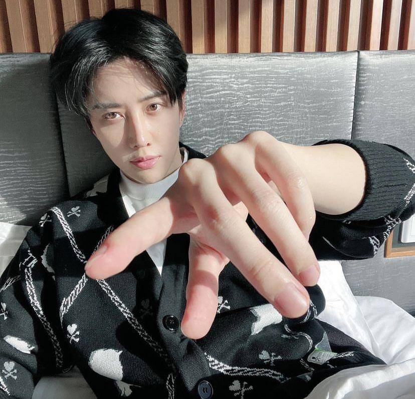 Mike Angelo (instagram.com/m1keangelo)