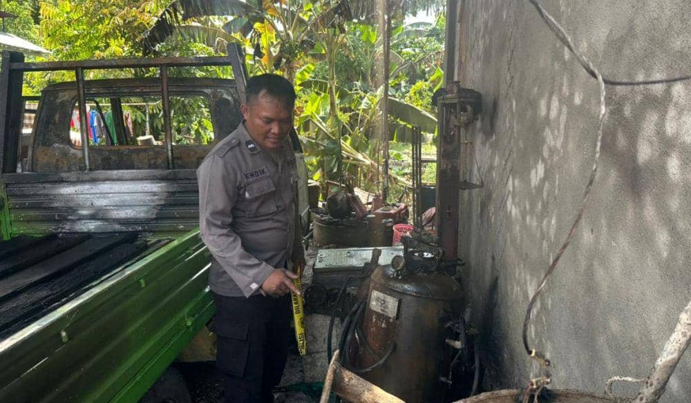 Truk pengangkut tabung elpiji terbakar di Tuban. Dok Istimewa