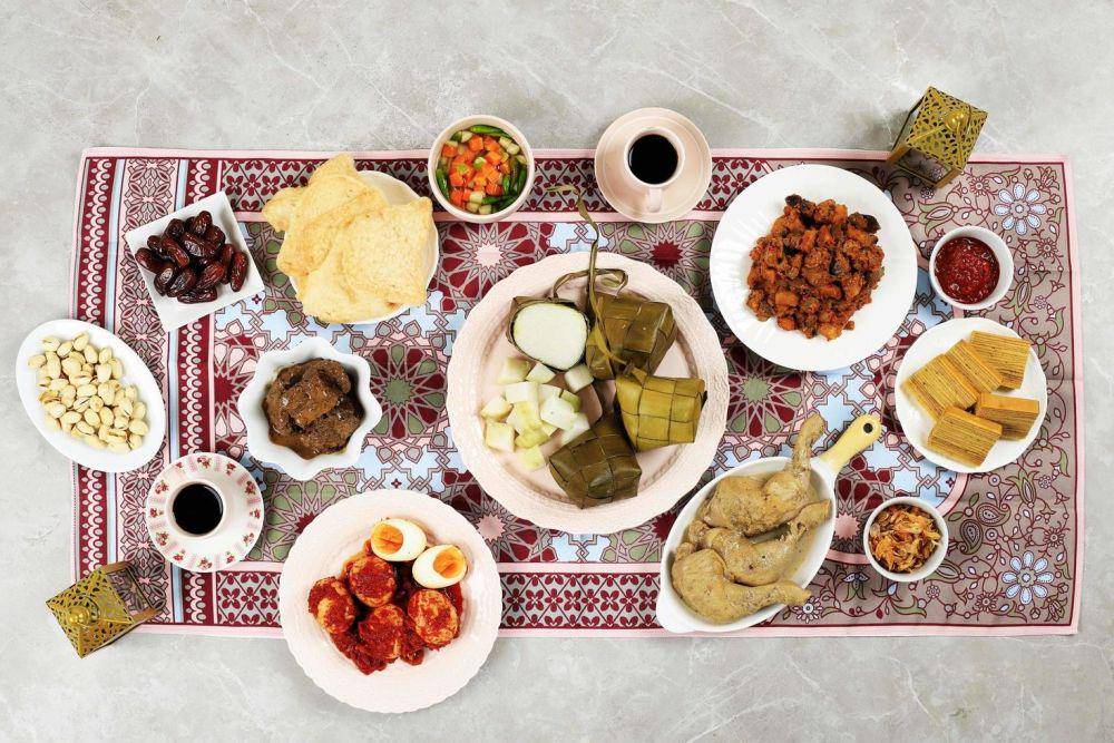 menu pendamping ketupat (vecteezy.com/ Ika Rahma)