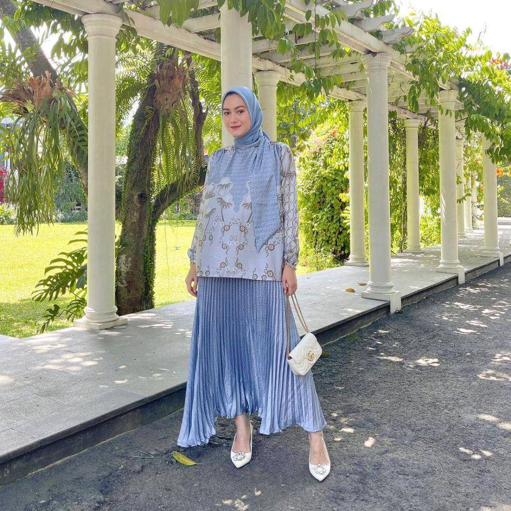 OOTD hijab untuk Lebaran hari pertama yang anggun dan elegan (instagram.com/kairissta)