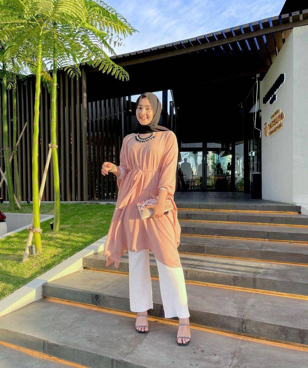 OOTD hijab untuk Lebaran hari pertama yang anggun dan elegan (instagram.com/itsbellefirst)
