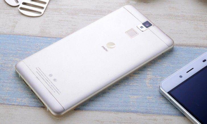 punggung Pepsi Phone P1s (phonearena.com)