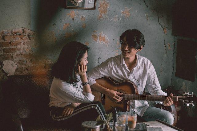 ilustrasi pasangan (pexels.com/Mẫnn Quang)