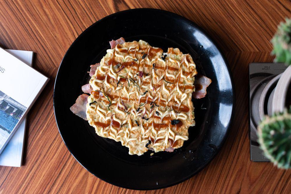 ilustrasi okonomiyaki (unsplash.com/@guiguiblitz)