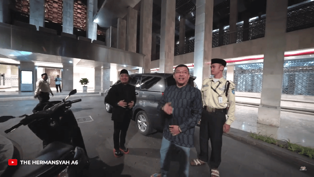 potret keluarga The Hermansyah iktikaf (youtube.com/The Hermansyah)