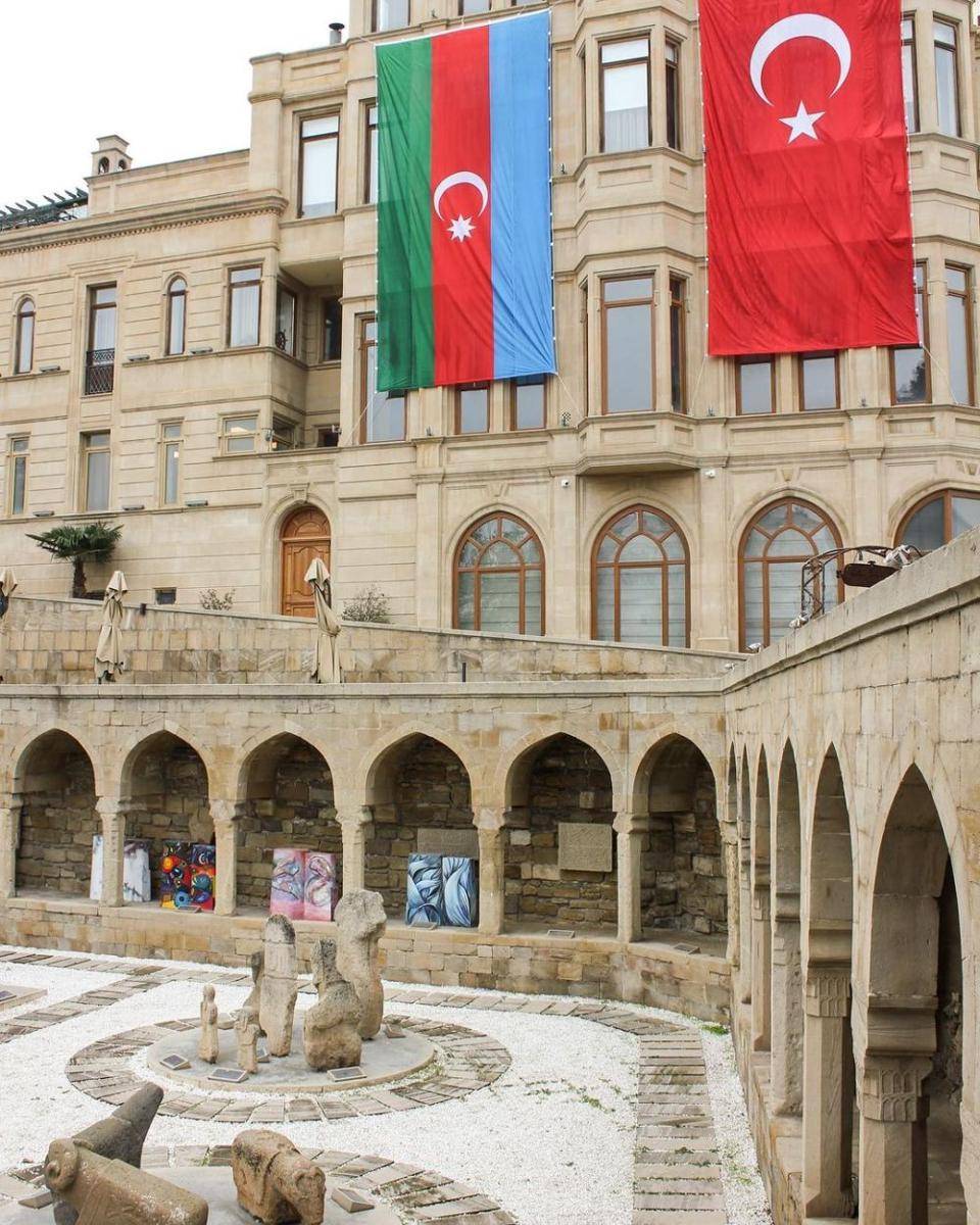 Potret Icheri Seher (instagram.com/sunnysafs)