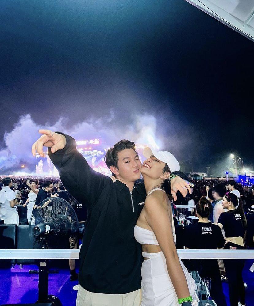 Karin Novilda dan Jonathan Alden nonton konser di Thailand (instagram.com/narinkovilda)