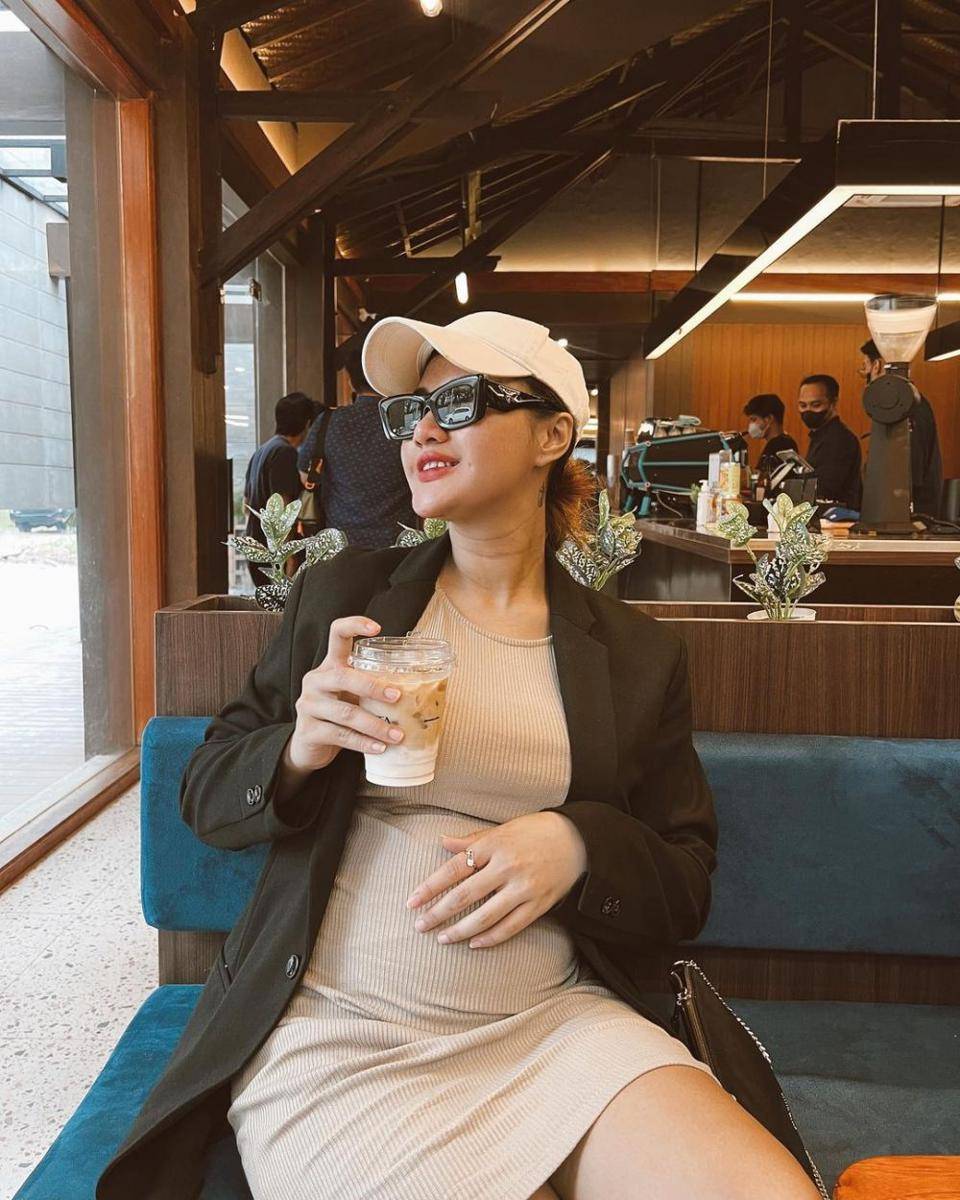 potret Camelia Putri dengan baby bump (instagram.com/cameliaputricp)
