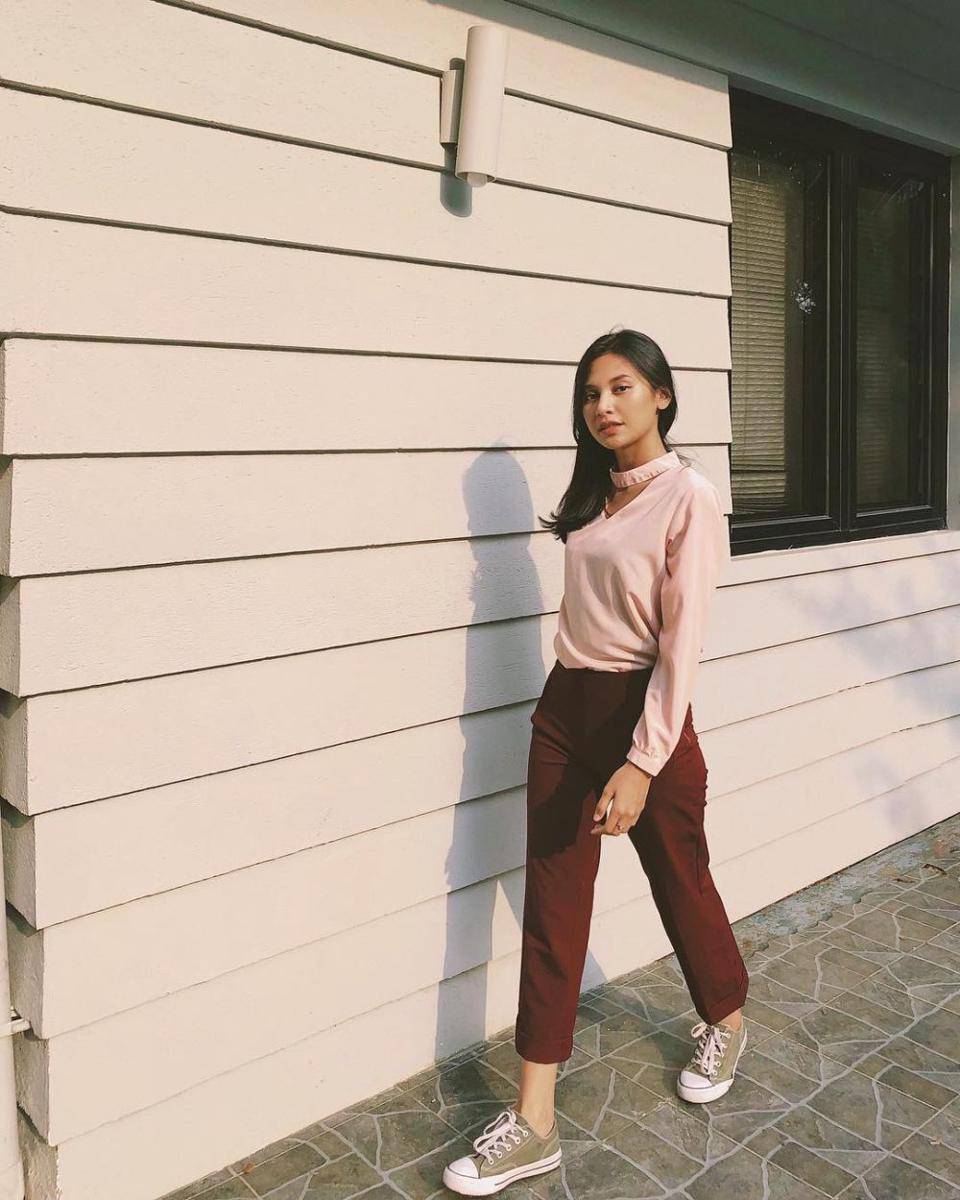 referensi outfit street style ala Indah Permatasari (instagram.com/indahpermatas)