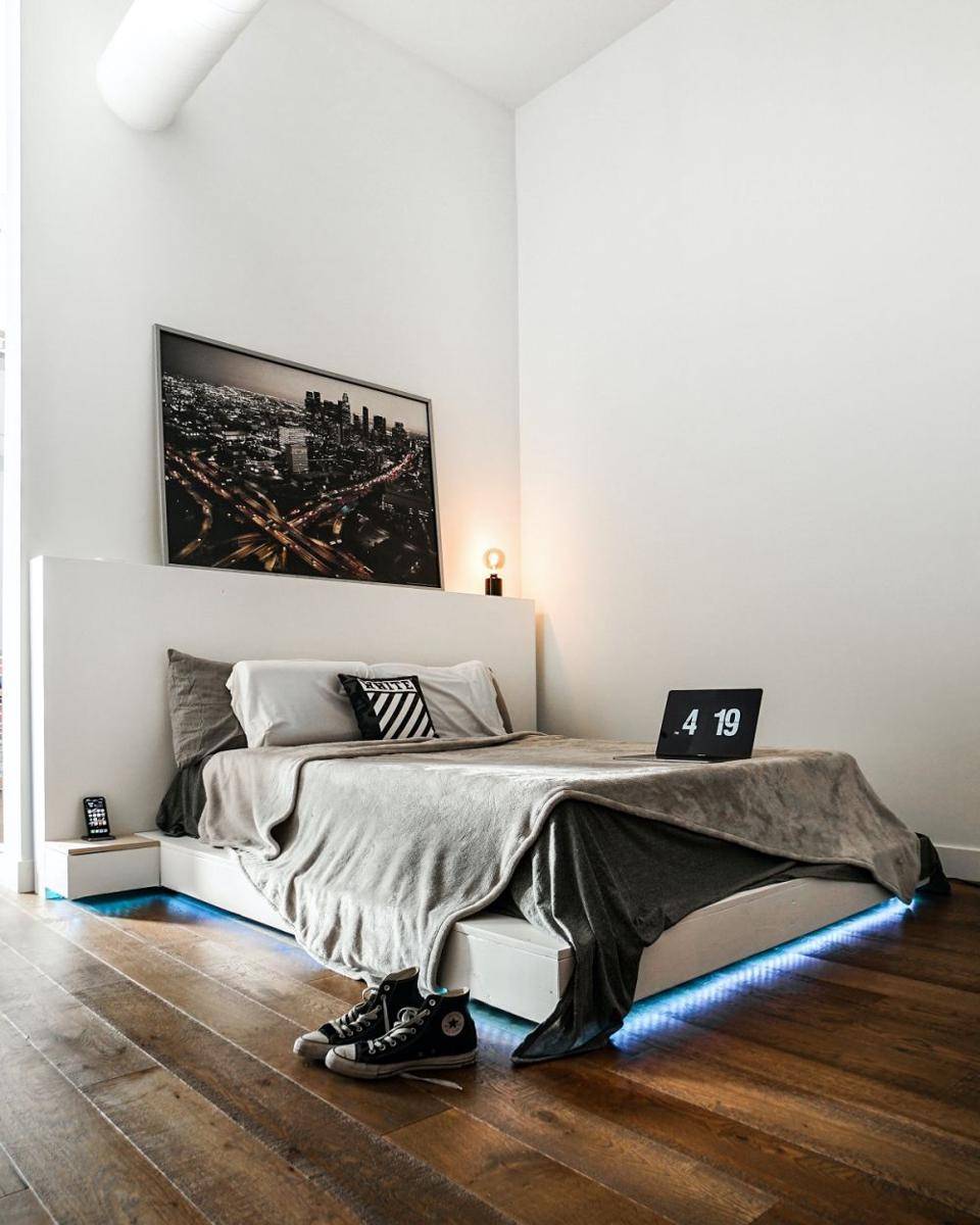 ide floating bedroom (unsplash.com/garinchadwick)