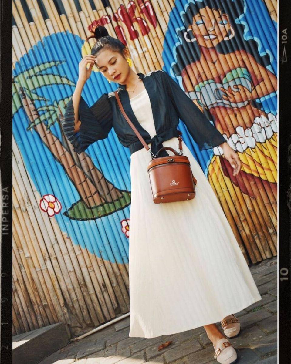 referensi outfit street style ala Indah Permatasari (instagram.com/indahpermatas)