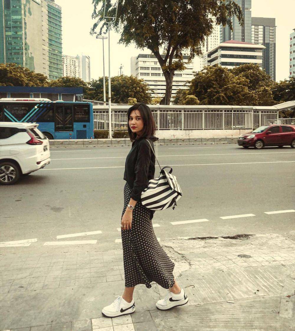 referensi outfit street style ala Indah Permatasari (instagram.com/indahpermatas)