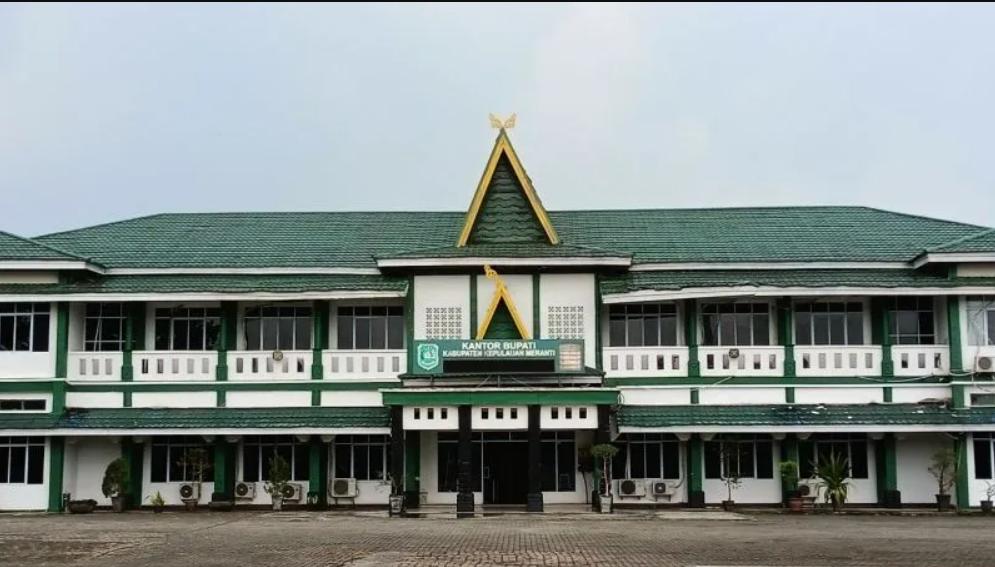 Bukan Kantor Bupati Meranti, Adil Diduga Gadaikan Kantor Dinas PUPR