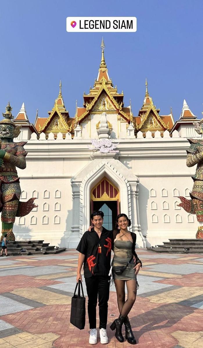 Karin Novilda dan Jonathan Alden nonton konser di Thailand (instagram.com/narinkovilda)