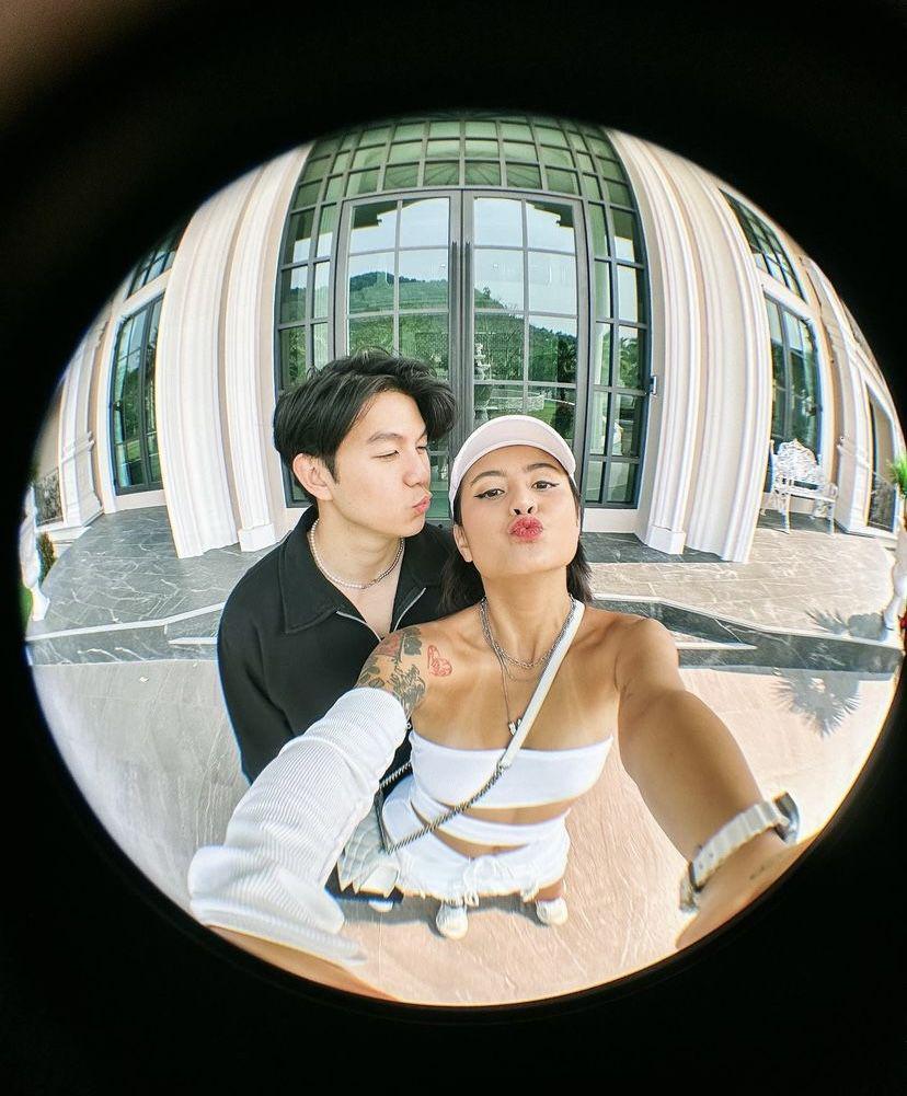 Karin Novilda dan Jonathan Alden nonton konser di Thailand (instagram.com/narinkovilda)