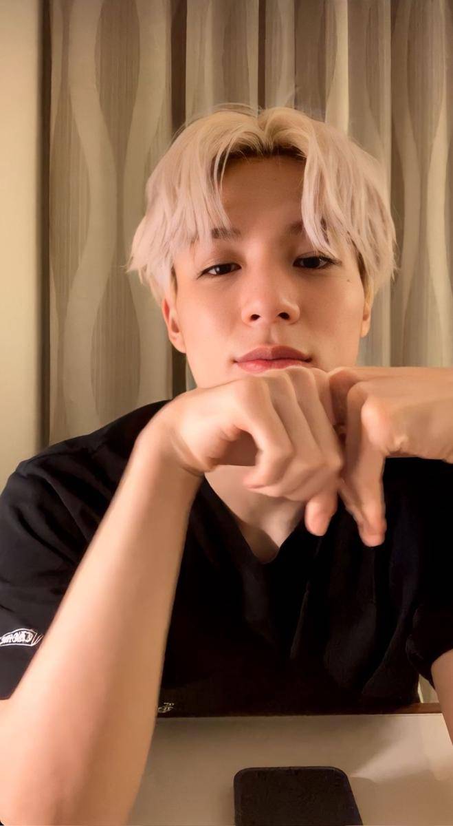 potret Jeno saat live di Instagram (instagram.com/nct_dream)