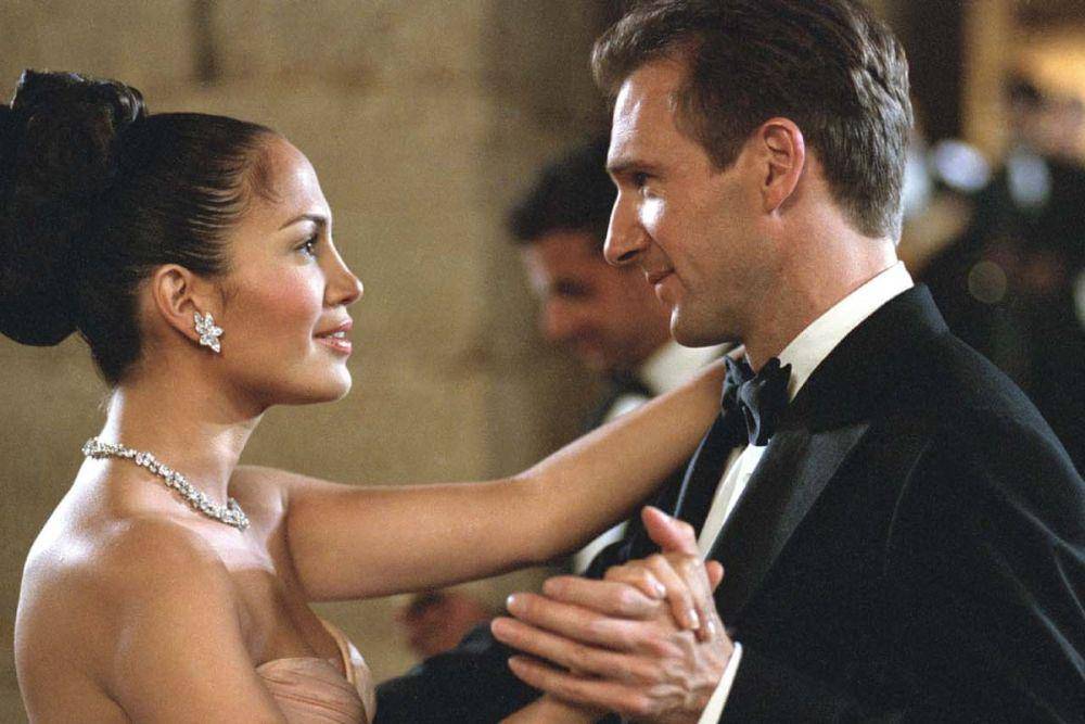 Jennifer Lopez dan Ralph Fiennes dalam film Maid in Manhattan (dok. Columbia Pictures/Maid in Manhattan)