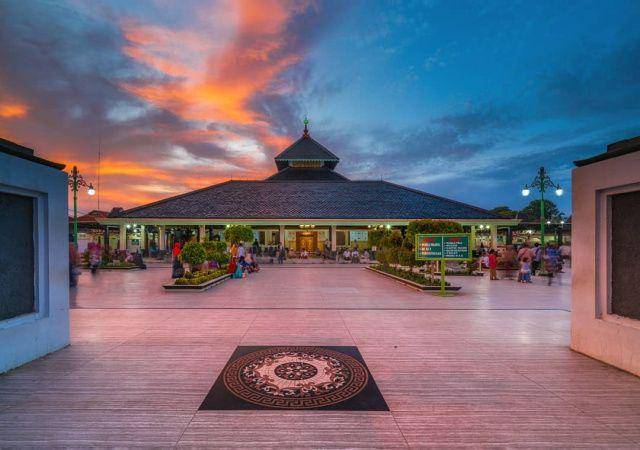 Masjid Agung Demak (instagram.com/van.chariel)
