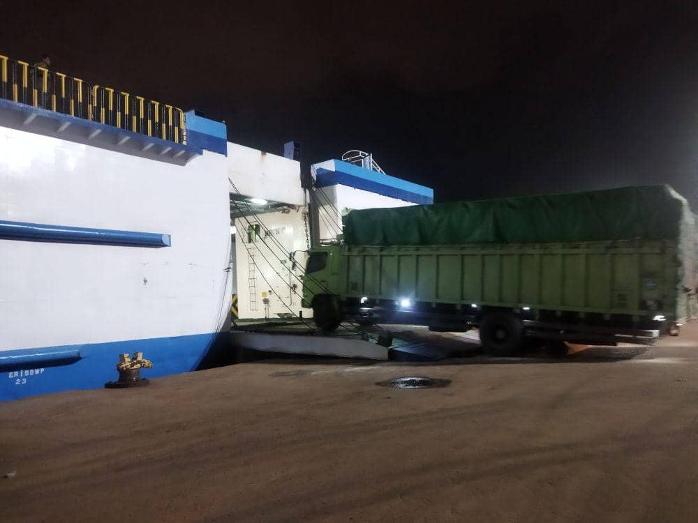 Antrean Truk di Ciwandan Mengular 2 Km