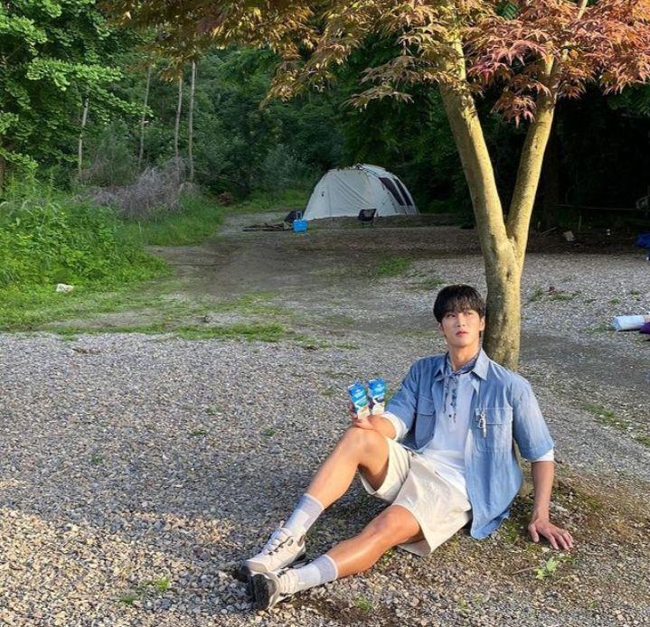 Potret OOTD Ahn Bo Hyun (instagram.com/bohyunahn)