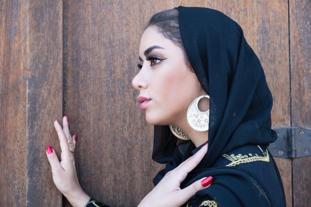 [QUIZ] Inilah Makeup Lebaran untukmu Sesuai Nail Art Pilihan