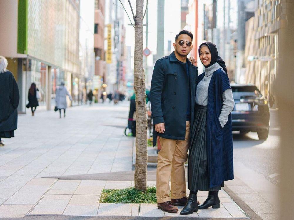 Poppy Bunga bersama suami (instagram.com/poppybungariphat)