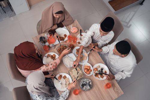 Ilustrasi main games tebak harga takjil dan menu buka puasa (Shutterstock/Odua Images)