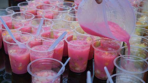 Membuat minuman segar (Shutterstock/wisely)