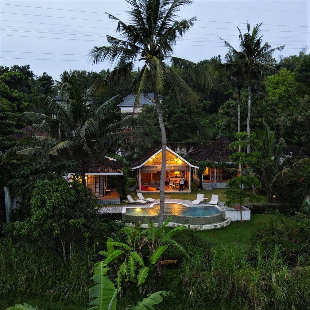 Sun Moon Stars Villa (instagram.com/sunmoonstarsvilla)