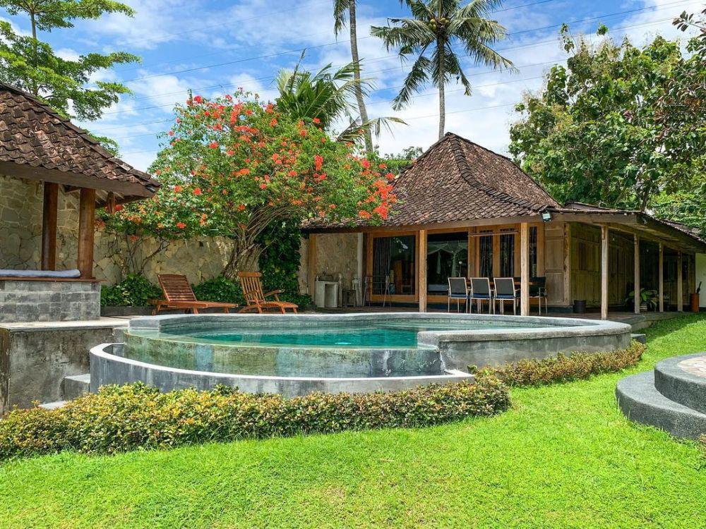 Bluesteps Villa (instagram.com/bluestepsvilla)