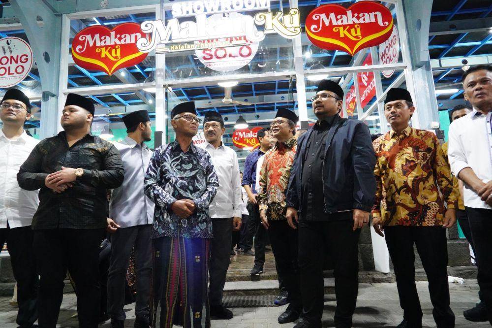 Menteri Agama Yaqut Cholil Qoumas melepas ekspor perdana satu kontainer produk makanan ke Arab Saudi (Dok. Kemenag)