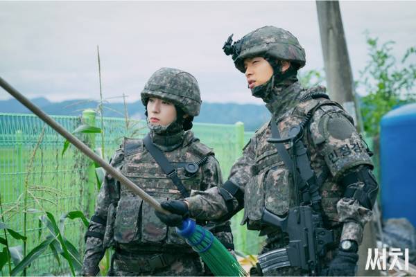 Jang Dong Yoon di drama Search (dok. OCN/Search)