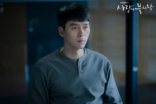 Hyun Bin di drama Crash Landing on You (dok. tvN/Crash Landing on You)