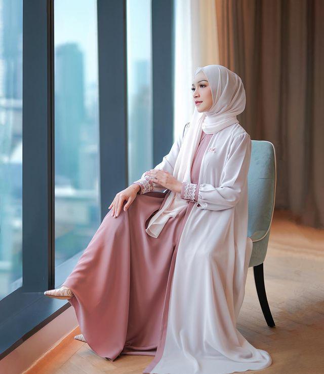 Melody Prima dengan dress pastelnya (instagram.com/melodyprima)