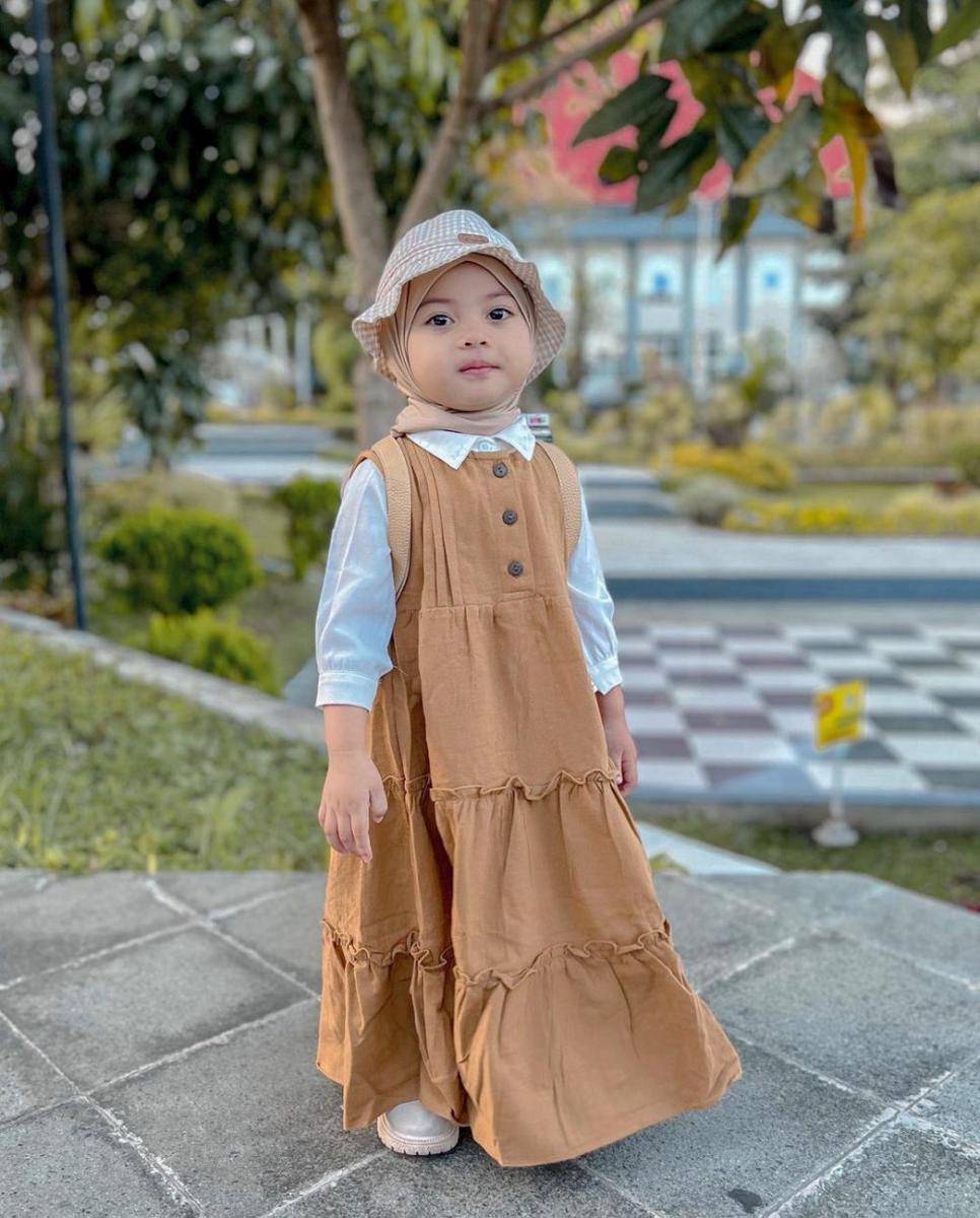 Ootd lebaran anak perempuan (Instagram/babyshireenaqila)
