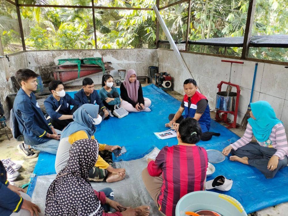 ITK dan Kelompok Petratonik Kolaborasi Pembuatan Maggot Kering di Kelurahan Karangjoang Balikpapan Kalimantan Timur, Minggu (16/4/2023). Foto Pertamina
