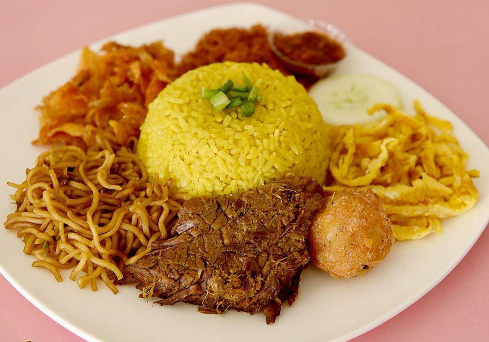 5 Tempat Makan Nasi Kuning Favorit di Surabaya, Cocok Buat Sarapan