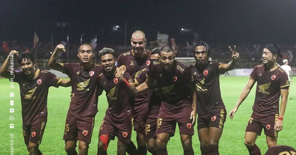 Para pemain PSM Makassar merayakan gol yang dicetak ke gawang Borneo FC Samarinda dalam laga pekan ke-34 BRI Liga 1 2022-23 yang berlangsung di Stadion Gelora BJ Habibie Parepare, Minggu 16 April 2023. (Instagram.com/psm_makassar)