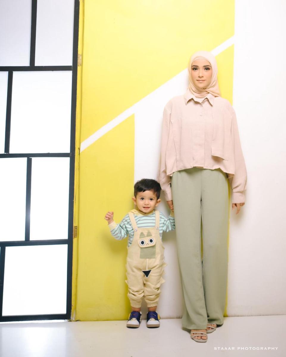 potret Nadya Mustika Rahayu dan buah hati (Radian Anggawijaya via instagram.com/nadyamustikarahayu)
