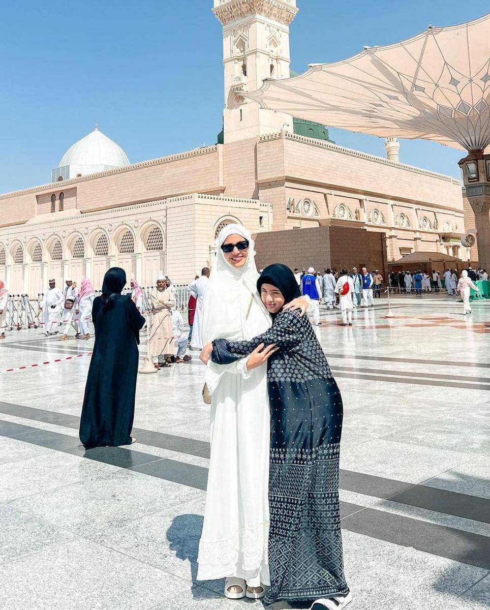 potret Nia Ramadhani berhijab (instagram.com/ramadhaniabakrie)