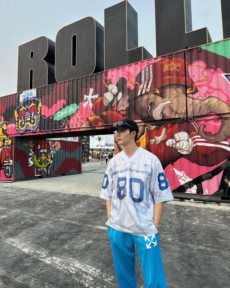 potret Zee Pruk di Festival "Rolling Loud Thailand 2023" (instagram.com/zeepruk)